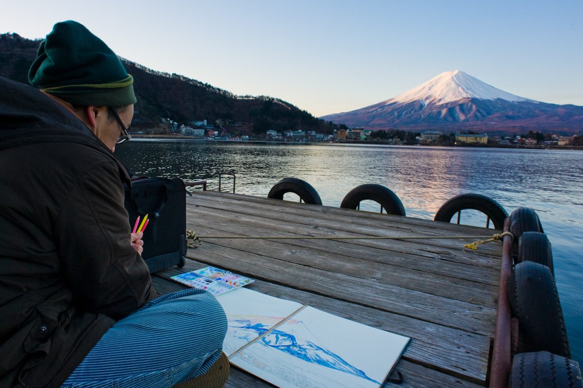 Monte Fuji al amanecer desde el lago Kawaguchi