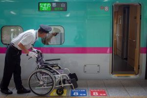 ride-trains-wheelchair-japan